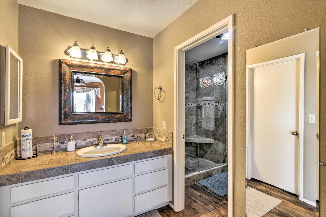 Bullhead City Home With Private Pool, Hot Tub And View Exterior foto